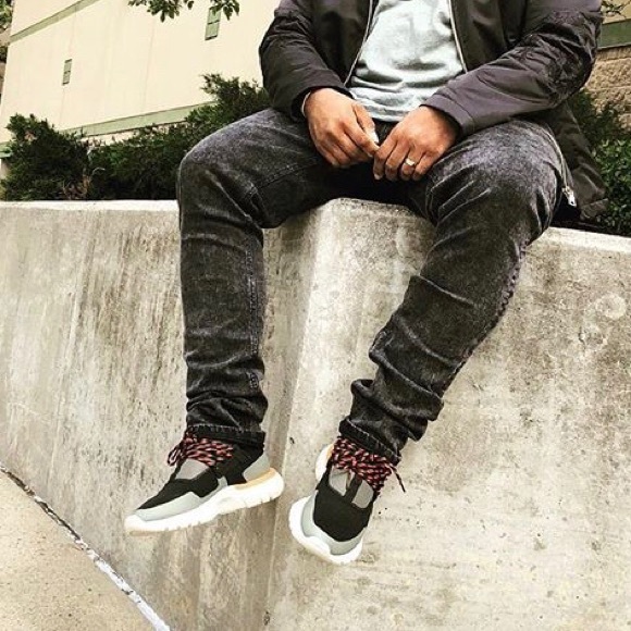 CUATRO Footwear “Aero” | Nike & Yeezy Killer - Picture 4 of 8